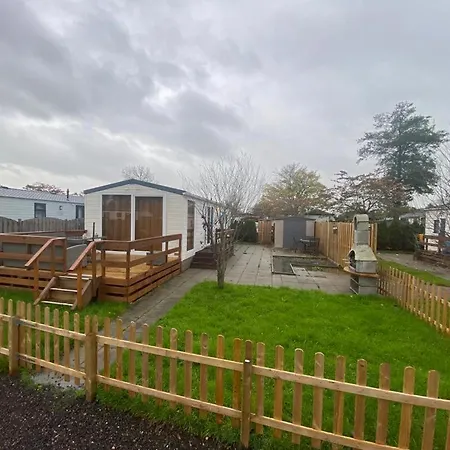אתר קמפינג Luxe Chalet Met Mooie Uitzicht Berkhout